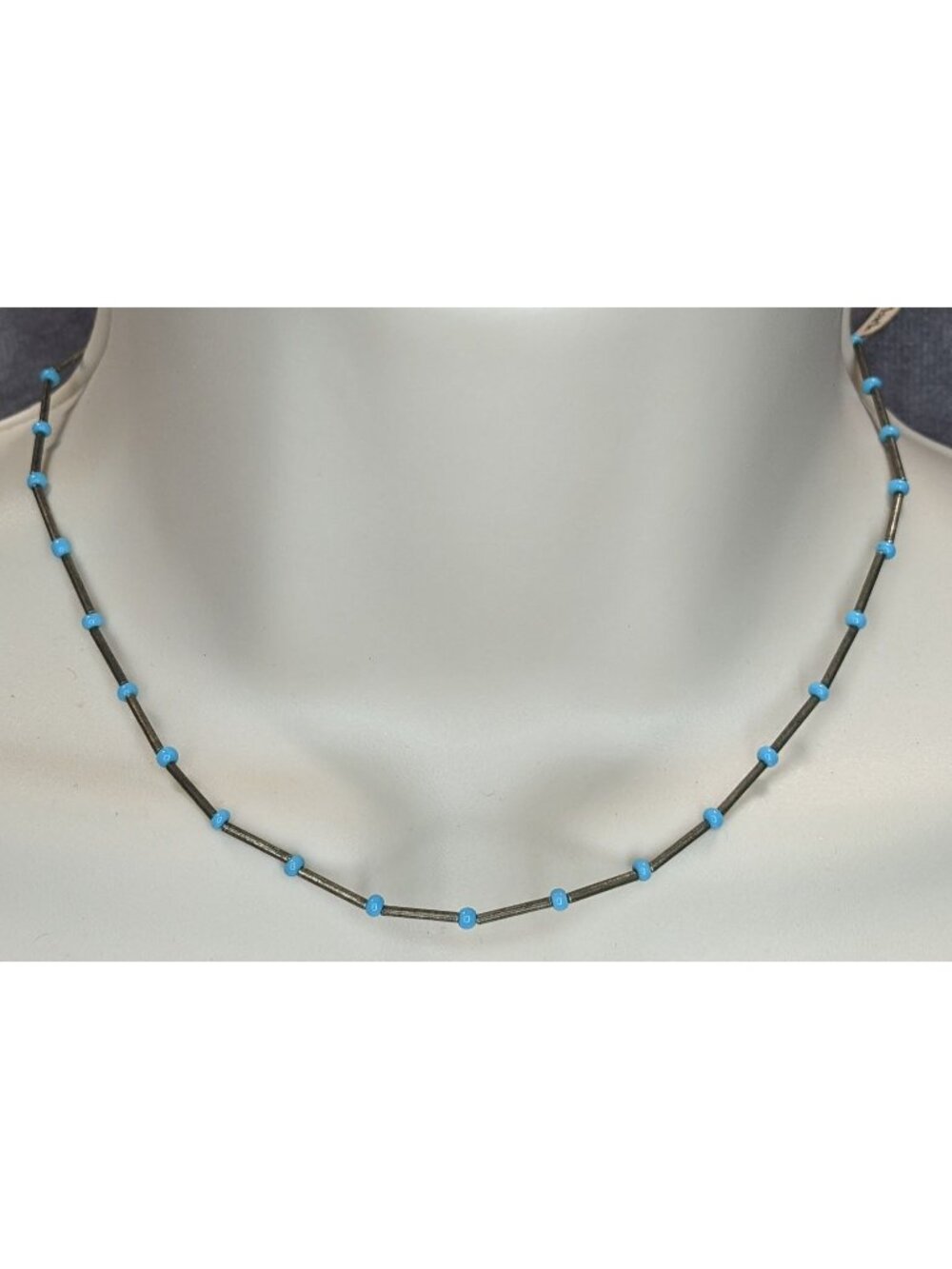 Vintage Minimalist Mod Blue Silver Beaded Necklace Hong Kong NWT